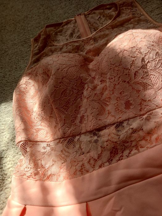 Rochie elegantă roz