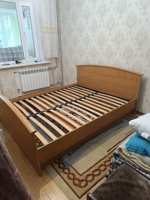 Двухспальная кровать б/у