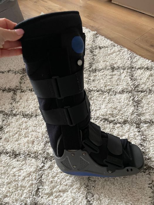 Orteza picior drept stare excelentă.