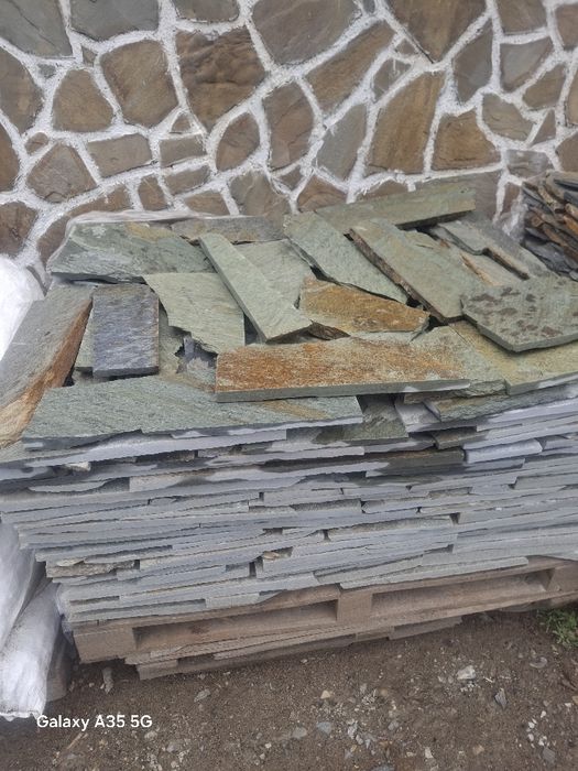 Vând piatra naturala asiguram montaj și transport