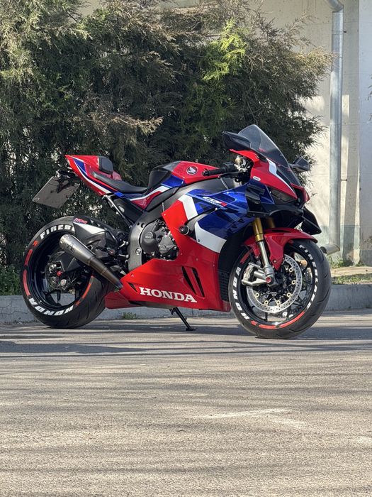 Honda CBR1000RR SP FIREBLADE 2021 в идеальном состояние