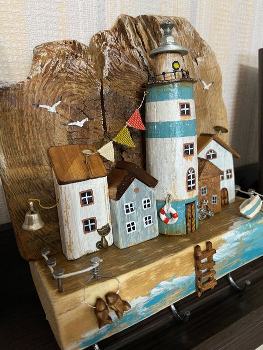 Ключница «Маяк» из дерева