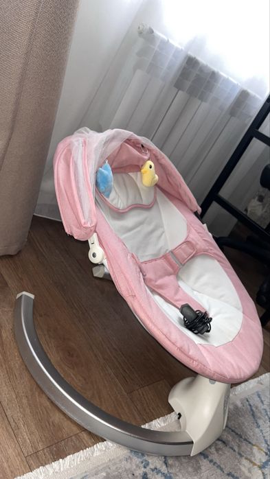 Шезлонг-качелька от 0+ с музыкой