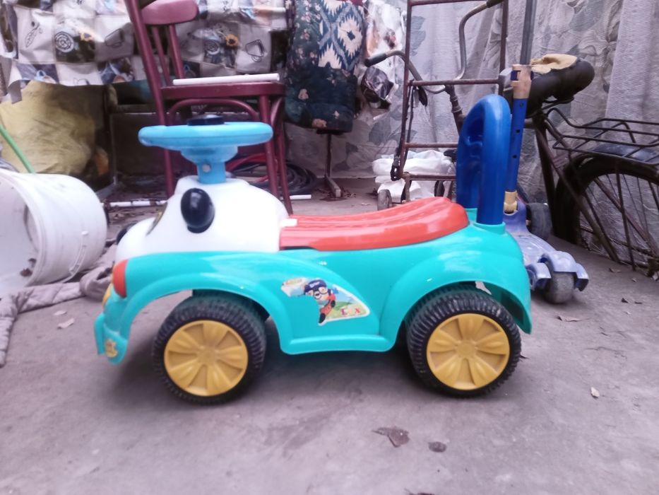 Машинка детскаяя