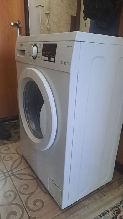 Продам машинку стиральную