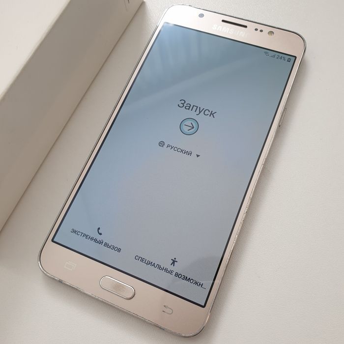 Сотовый телефон Samsung Galaxy J7