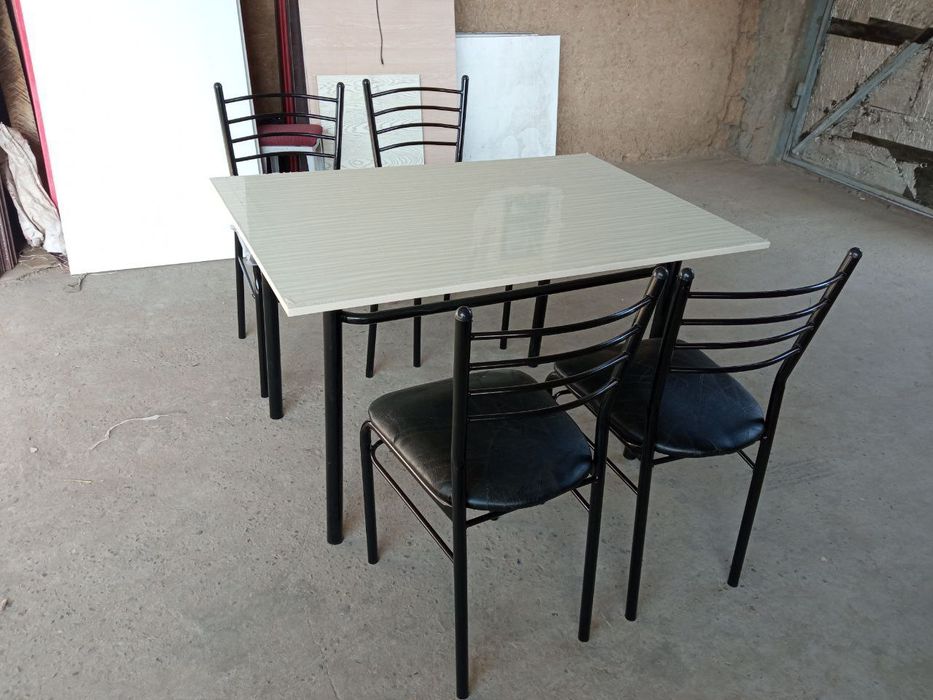 Столы и стулья кухонные кафе столовые