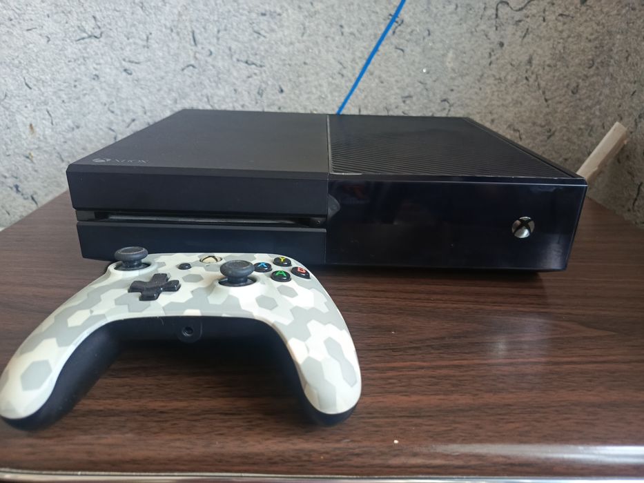 Xbox one 1TB в идеальном состоянии+гарантия
