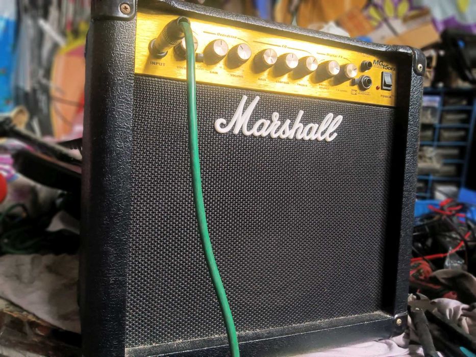 Усилвател Line6/ Crate/ Marshall, кубе за китара с вграден процесор ефекти