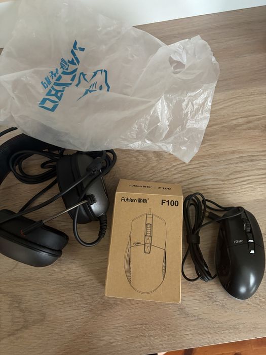 Наушники и мишка