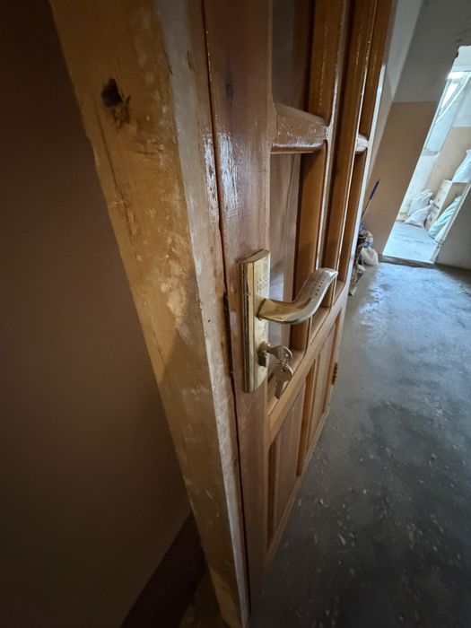 B/u eshik bor 2ta donasi 150 dan oxirgi narxi