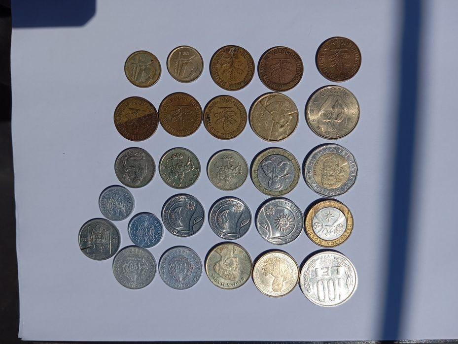 Lot 3 bancnote și 27 monede