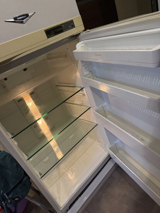 Продам холодильник