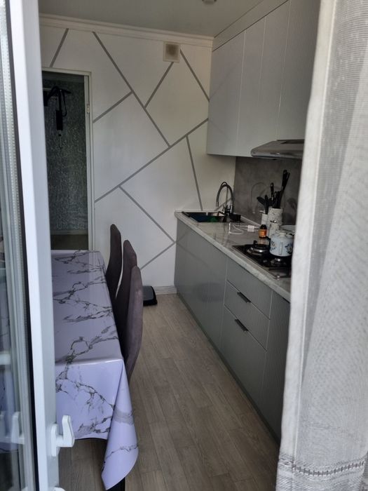 Продам 2 комн квартиру мкр Молодежный 17