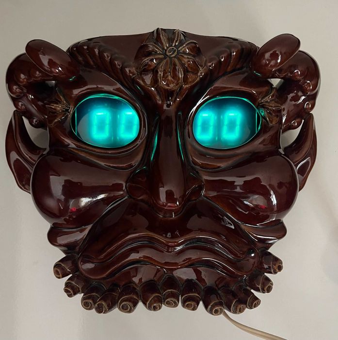 Настенные часы Сатир