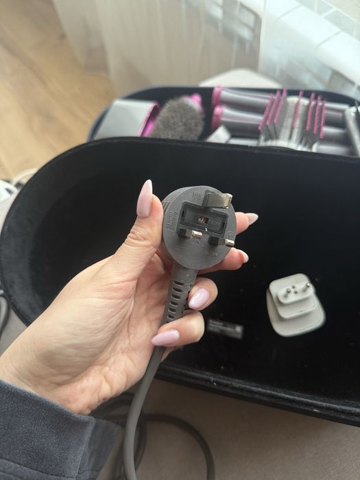 Dyson Airwrap пълен комплект