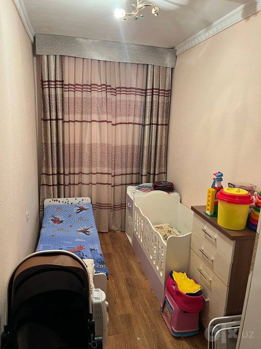 Uy sotiladi Vodnik musaffo maskan 9 etaj dom 1 etaj.