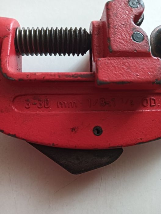 Vând tăietor țeavă cupru