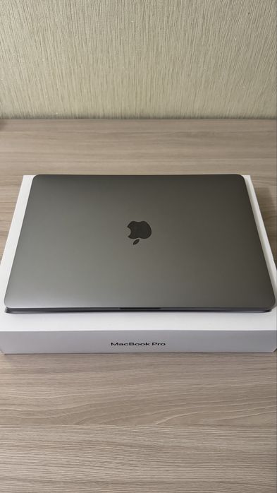 MacBook Pro M1 8Gb/256Gb 2020, 13.3" Touch Bar, Touch ID