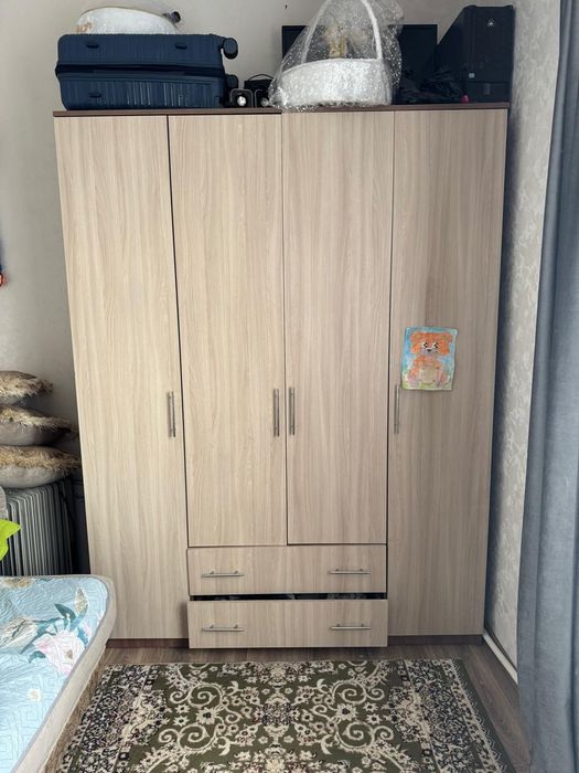 Шкаф плательный !