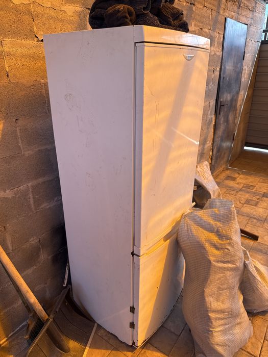 Продам холодильник