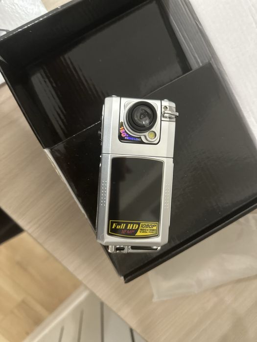 Продам видеорегистратор Globex HQS -218B.