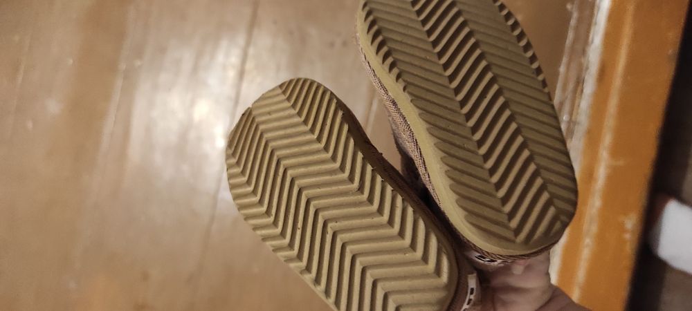 Продам новые уги  детские