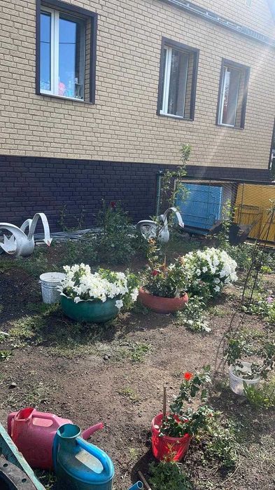 Продам двух этажный дом