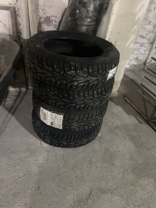 Продам резину новоя