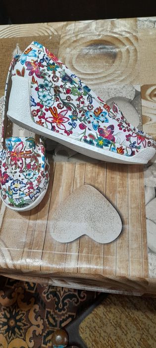 Продавам нови обувки