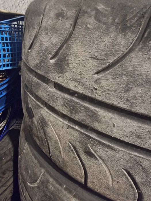 Полу сликове Zestino 275/35/18 TW240