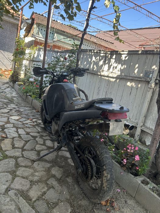 Suzuki Dr800cc.