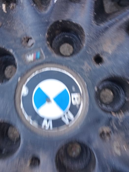 Genți BMW  una sudata dar nu pierde aer