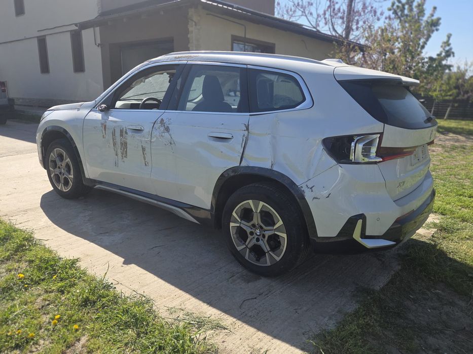 Vând bmw x1  avariat