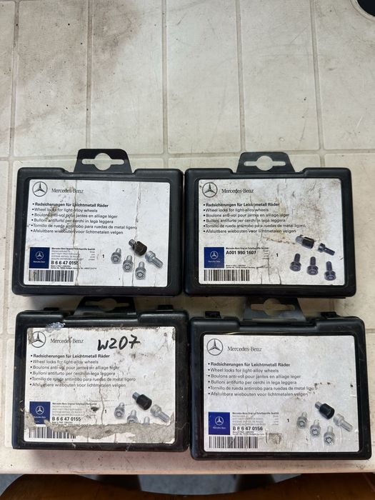 Секретни болтове Mercedes benz секрети w204 w207 w212 w218 w205