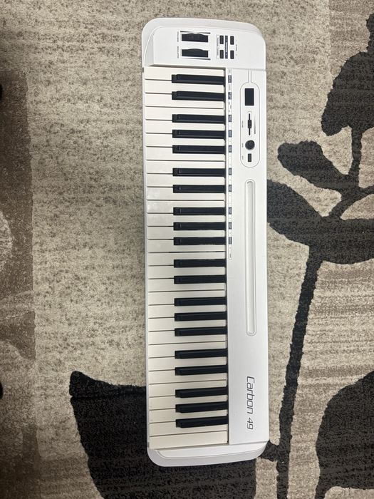 Clapa MIDI samson carbon 49