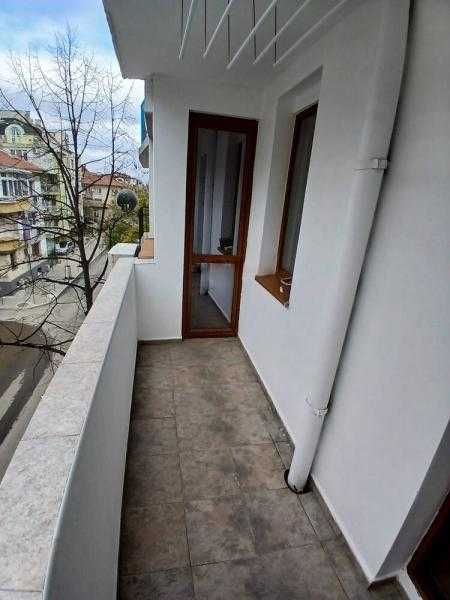 Дава се под наем Тристаен апартамент в Бургас, Възраждане - 74 кв.м за 498.27 € - Снимка #6