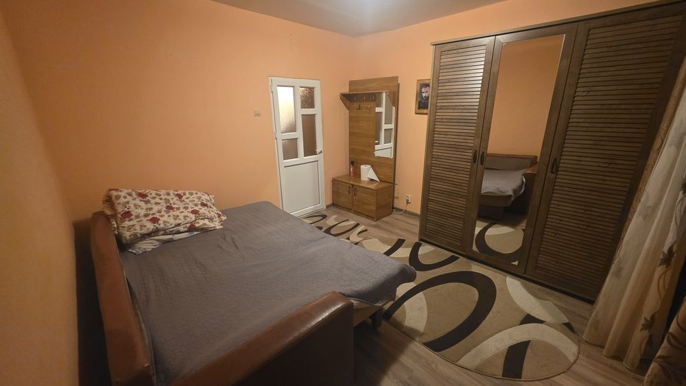 Proprietar. Garsoniera. Narciselor 12.  Bacau 26ooo e.
