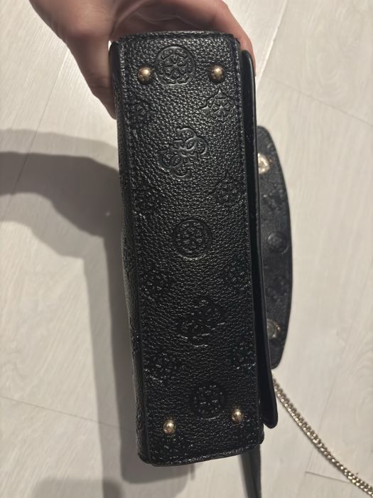 Guess гесс дамска чанта