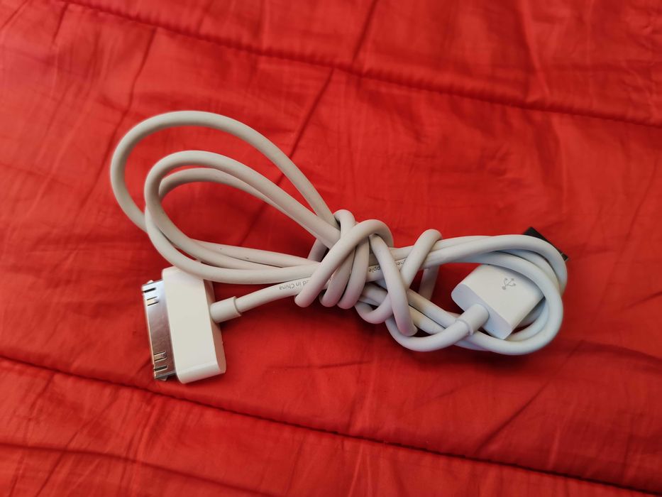 Cablu Date Iphone 4, 4S si ipod Original 35 lei bucata fuctionale