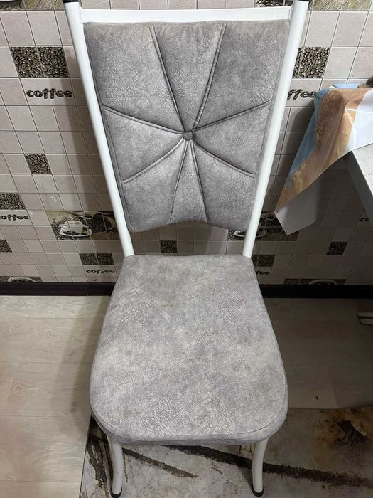 Стол и стулья 6 шт для кухни