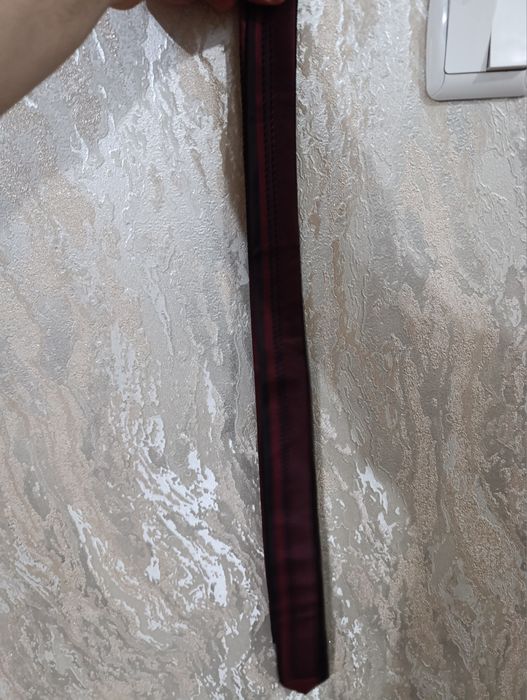 Продам галстук новый