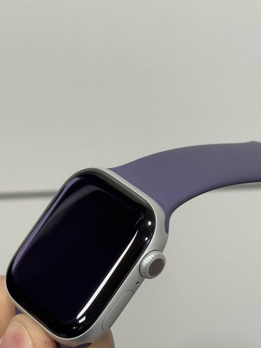 Продавам Apple Watch Series 11