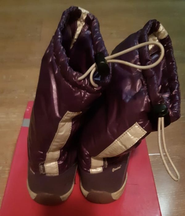 Продам зимние дутые ботинки