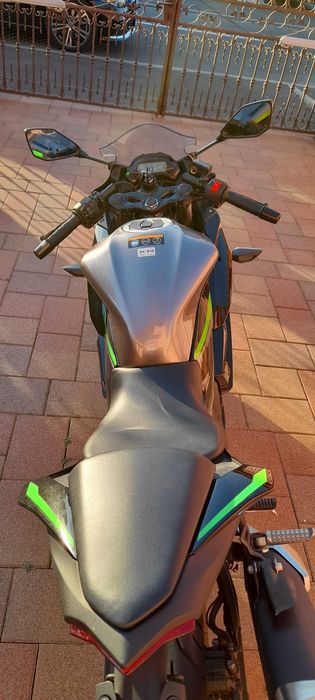 Vând motocicletă Kawasaki Ninja 125 model 2024