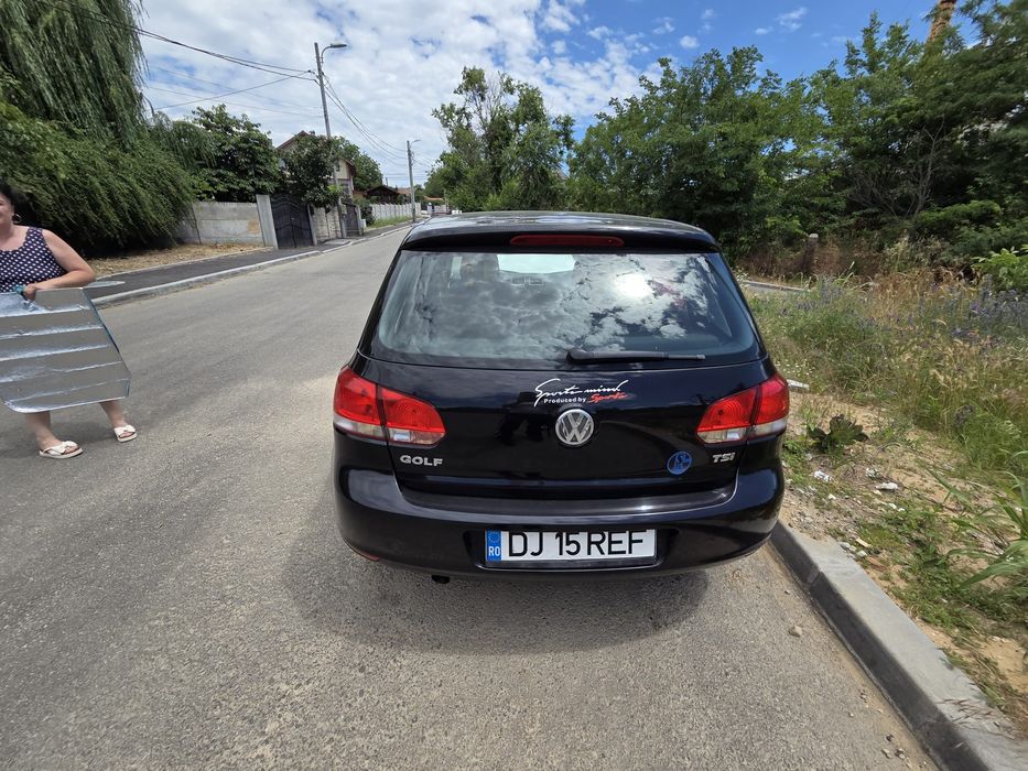 Vând mașină Volkswagen golf 2012