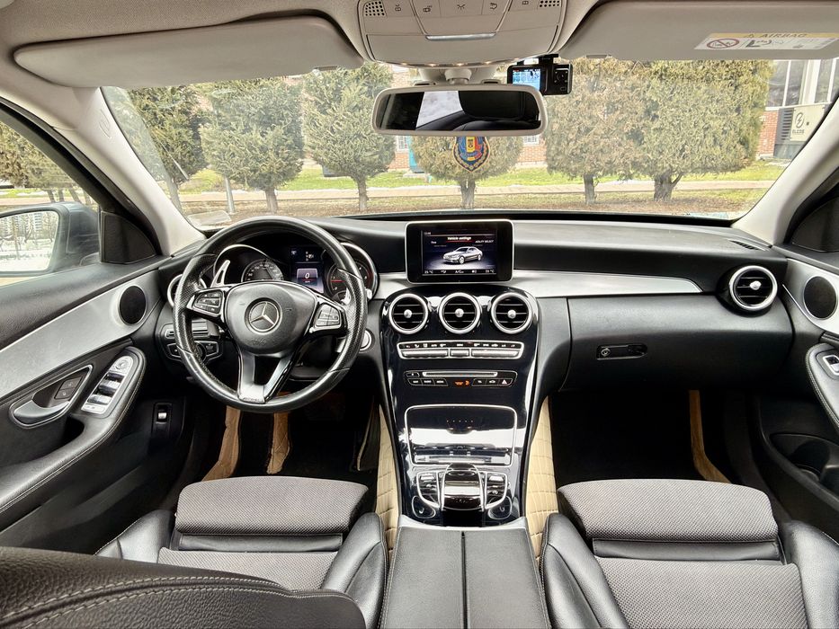 Mercedes-Benz C-Class c220