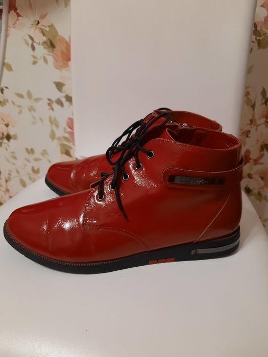 Продам полусапожки.