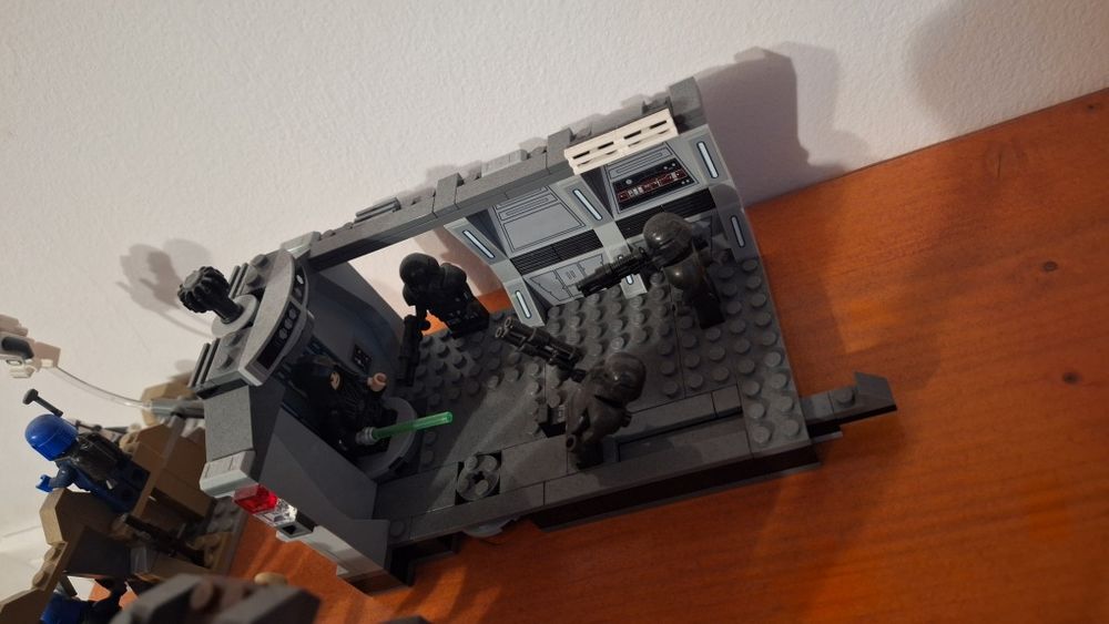 Vand seturi star wars originale, pret negociabil