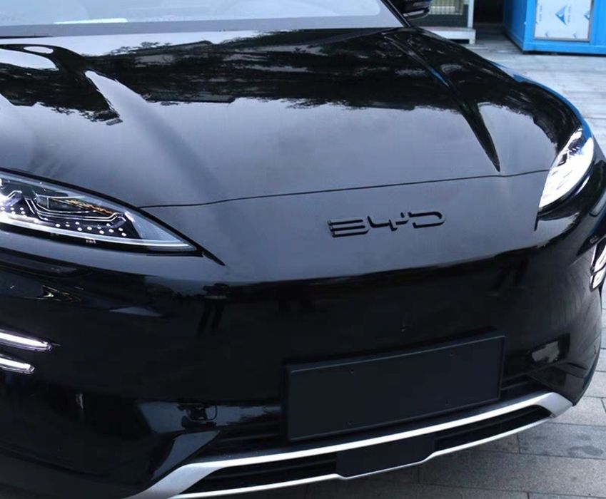 Накладка на логотип BYD